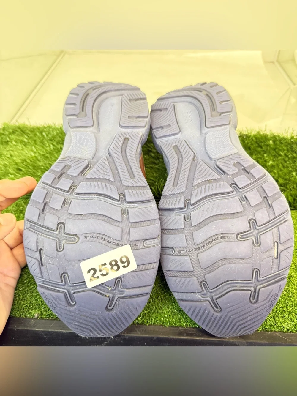 Brooks lightweight breathable